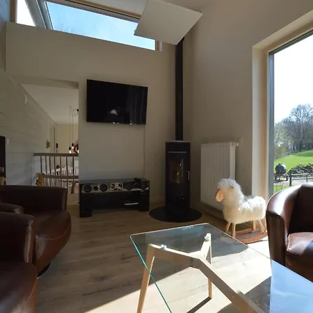 Chic Retreat Near & Fens * Weismes